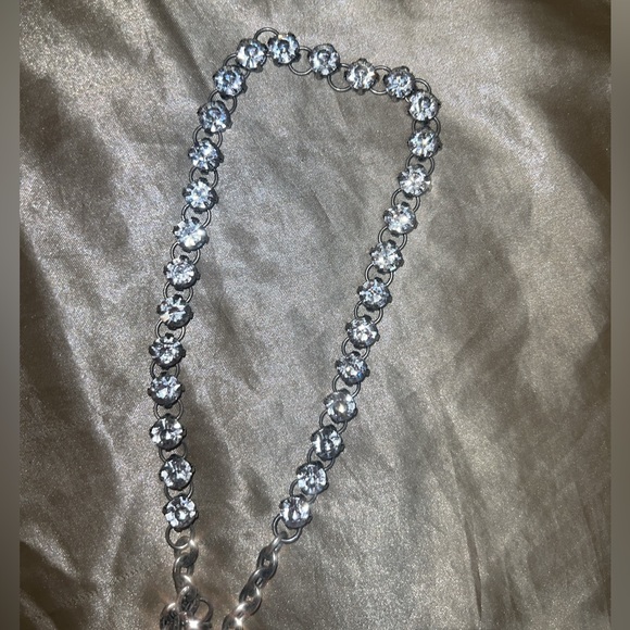 Beautiful choker with Swarovski crystals that go all the around! - Picture 7 of 9